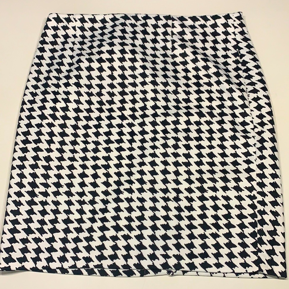 White House / Black Market skirt